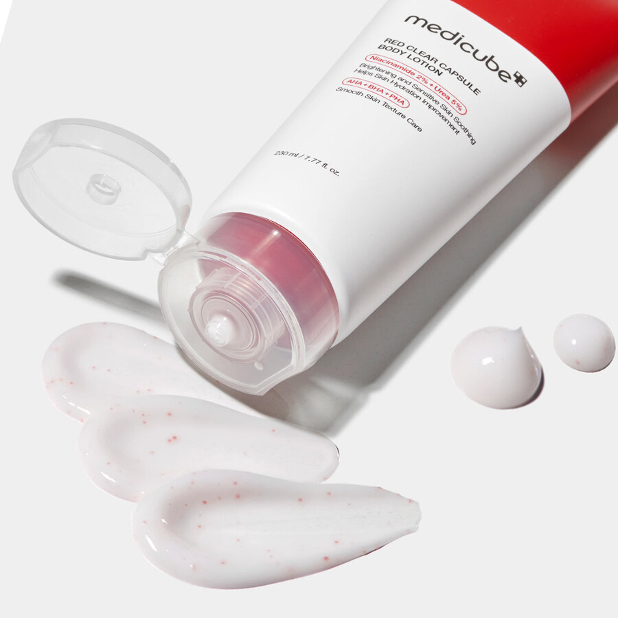 loção corporal em cápsulas medicube vermelhas e transparentes