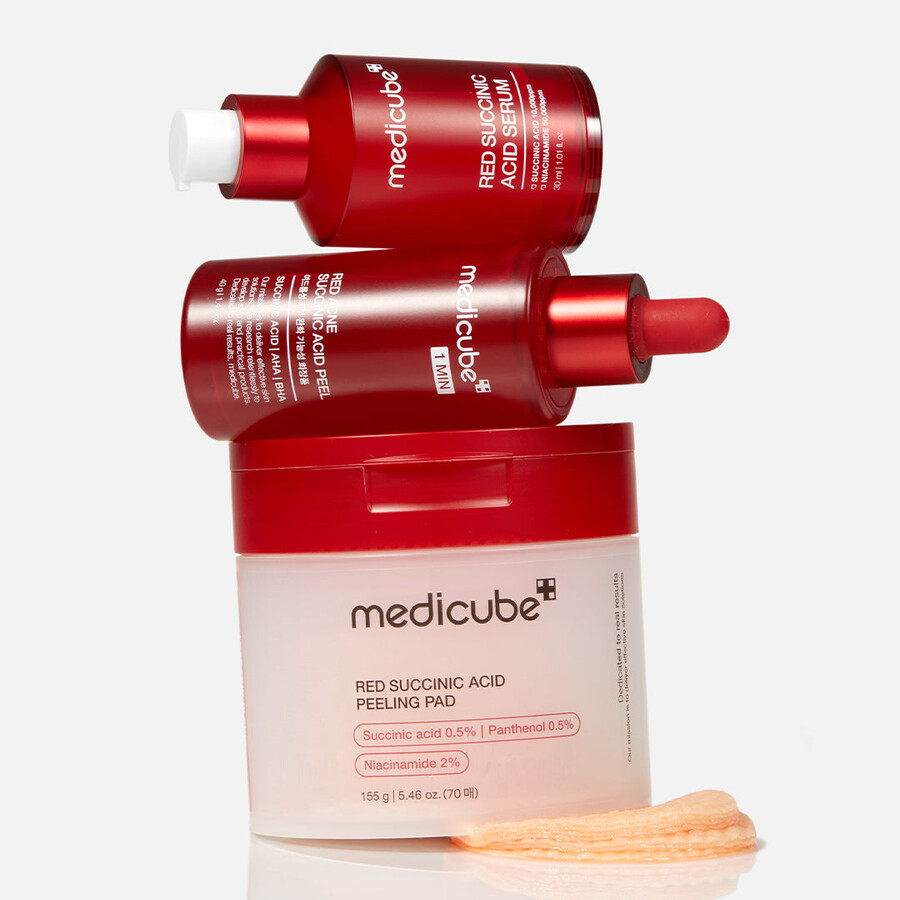 almofadas medicube vermelhas com ácido succínico e pantenol